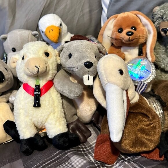 Lot Of 22 Vintage Coca Cola International Plushies All With Tags - No Duplicates - Picture 5 of 6